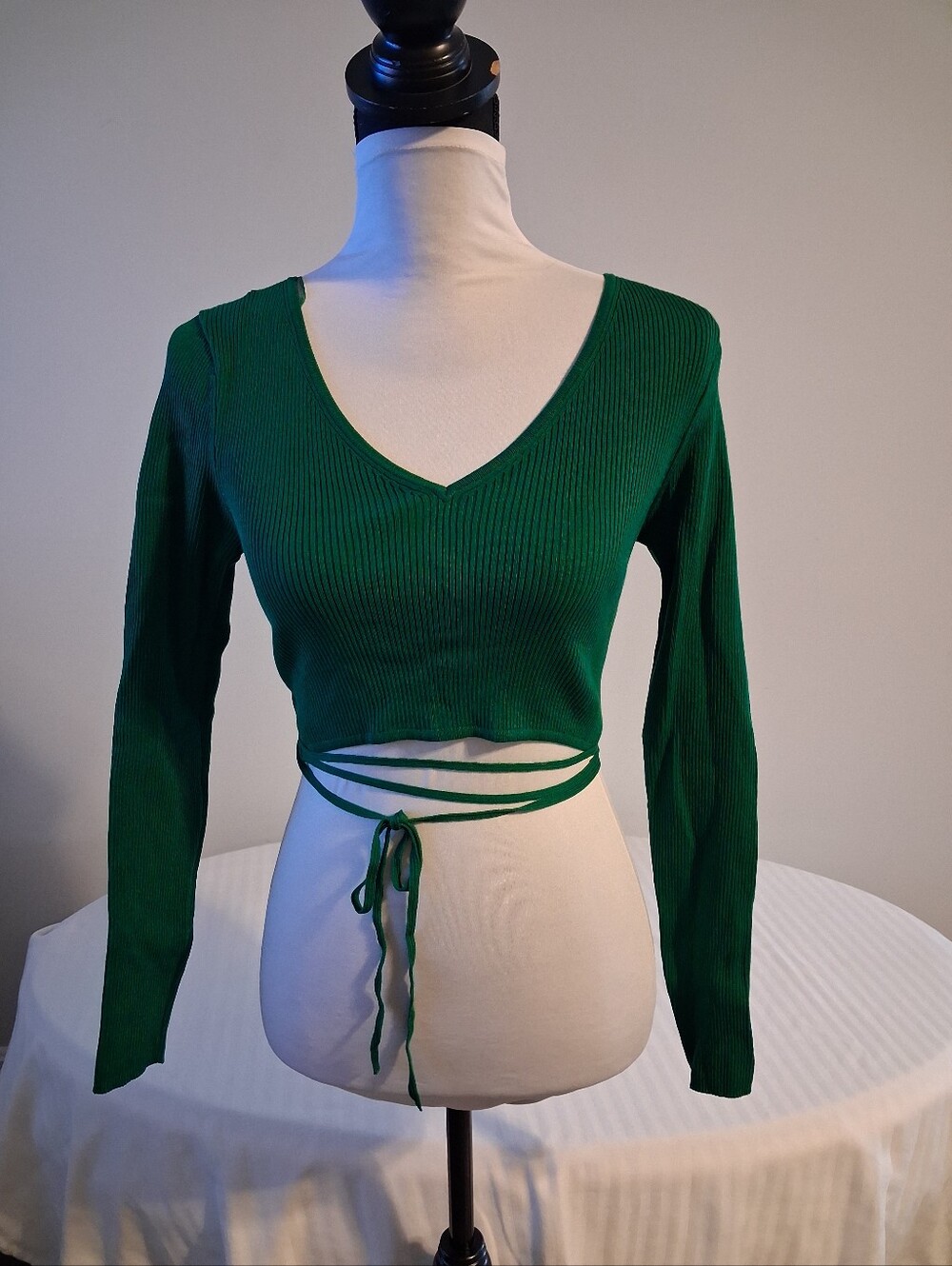 Ribbed V-Neck Tie Crop Top - Green